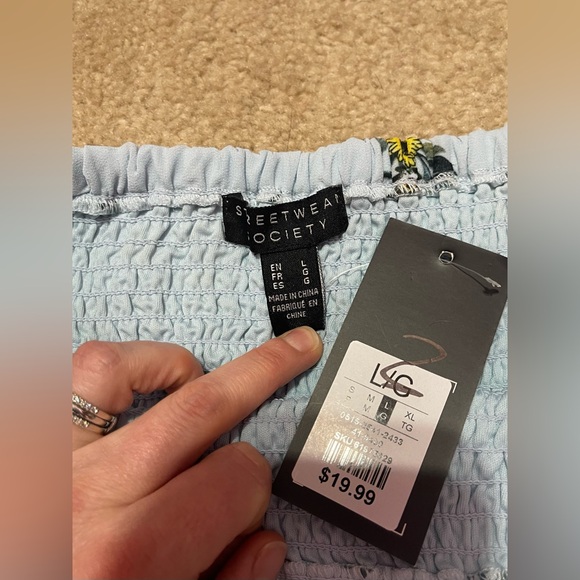 Large NWT Smocked Waist Skirt - Picture 5 of 7